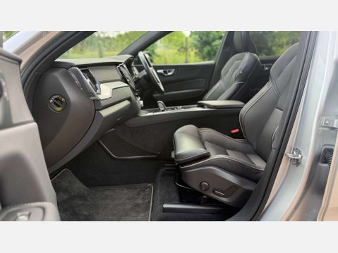 Volvo XC60 2.0 XC60 R-Design Pro T8 Recharge AWD Auto 4WD 5dr 11
