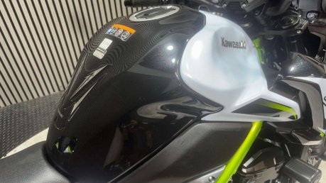 Kawasaki Z900 2019 69 PLATE FULL AKRAPOVIC ONLY 15K STUNNING NAKED BIKE 44