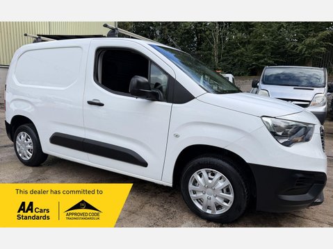 Vauxhall Combo 1.5 Turbo D 2000 Dynamic Panel Van 4dr Diesel Manual L1 H1 Euro 6 (100 ps) 1