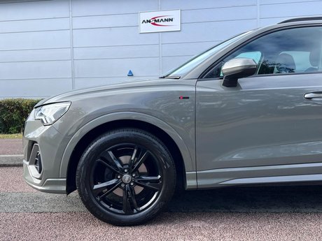 Audi Q3 1.5 TFSI CoD 35 S line S Tronic Euro 6 (s/s) 5dr 12