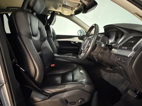 Volvo XC90 D5 POWERPULSE MOMENTUM AWD 17