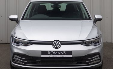 Volkswagen Golf 8 2.0 TDI Style 4