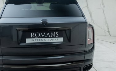 Rolls-Royce Cullinan BLACK BADGE 32