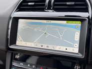 Jaguar F-Pace 2.0 D180 Portfolio SUV 5dr Diesel Auto AWD Euro 6 (s/s) (180 ps) 33