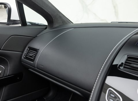 Aston Martin V12 Vantage S ROADSTER 23