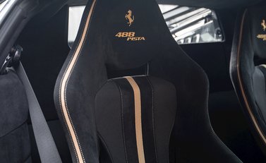 Ferrari 488 Pista 13