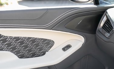 Aston Martin Zagato Vanquish Volante 22