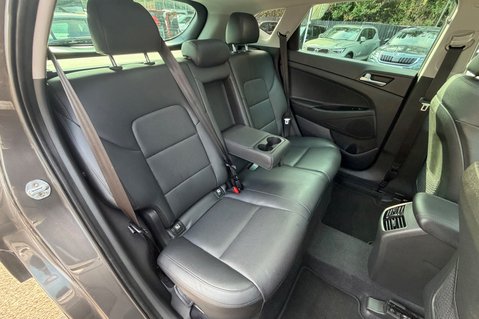 Hyundai TUCSON CRDI PREMIUM SE - 2 OWNERS - 10 HYUNDAI SERVICES  17