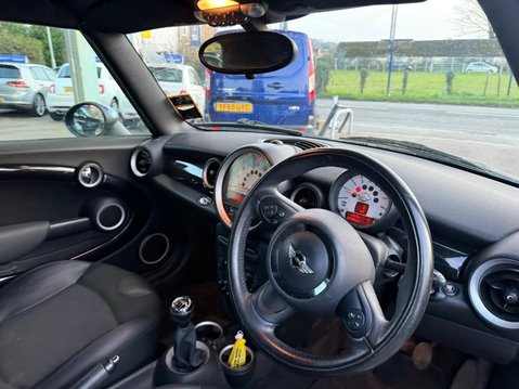 Mini Convertible 1.6 Cooper Euro 5 2dr 13