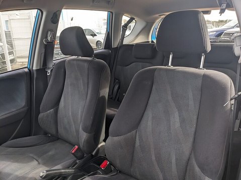 Honda Jazz I-VTEC ES I-SHIFT 15