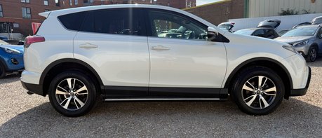Toyota Rav 4 D-4D BUSINESS EDITION LOOK! 37000 MILES! 1 OWNER! SAT NAVIGATION 1