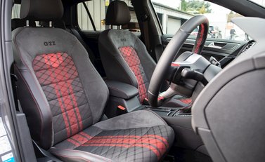 Volkswagen Golf GTI TCR 12