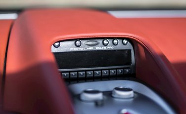 Porsche Carrera GT 18