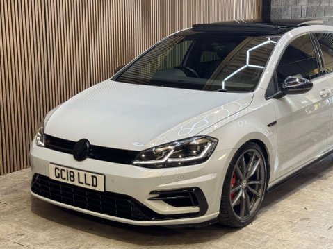 Volkswagen Golf 2.0 Golf R TSi Semi-Auto 4WD 5dr 33