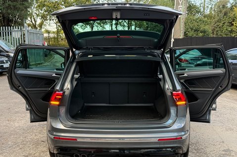 Volkswagen Tiguan R-LINE TDI BMT 4MOTION DSG -RARE LEATHER -DYNAUDIO -TOWBAR -APPLE CARPLAY  24