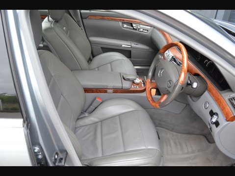 Mercedes-Benz S Class 6.2 S63 V8 AMG G-Tronic Euro 4 4dr 36