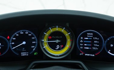 Porsche 911 Turbo S (992) 13