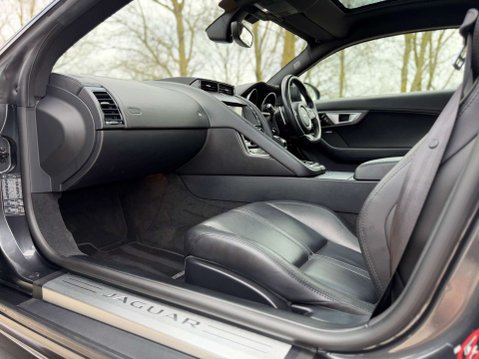 Jaguar F-Type 5.0 F-Type V8 R AWD Auto 4WD 3dr 59