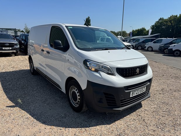 Peugeot Expert MWB L2H1 Bluehdi Professional Premium Plus Air Con Cruise SELECT 4