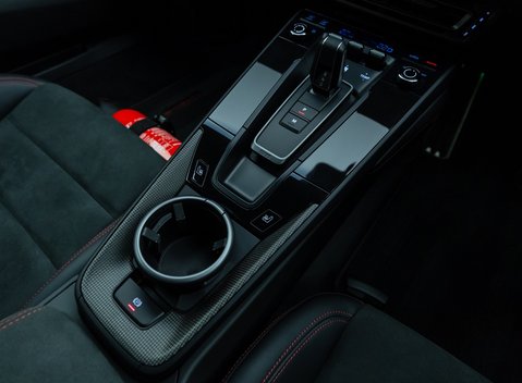 Porsche 911 Carrera 4 GTS (992) 25