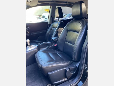 Nissan Qashqai 2.0 dCi Tekna Auto 4WD Euro 5 5dr (AVM) 45