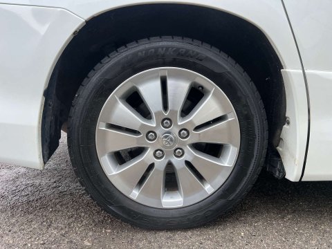 Toyota Vellfire GOLDEN EYES II V6 52