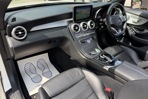 Mercedes-Benz C Class C 250 D AMG LINE PREMIUM PLUS CABRIOLET - 19 INCH ALLOYS - FULL SERVICE HIS 33