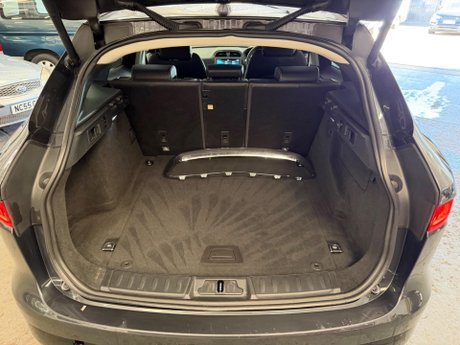 Jaguar F-Pace 3.0 D300 V6 S Auto AWD Euro 6 (s/s) 5dr 35
