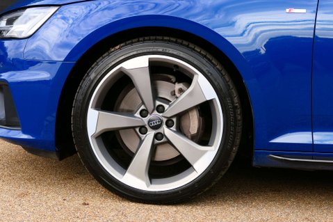 Audi A4 2.0 A4 Black Edition 40 TDI Quattro Semi-Auto 4WD 5dr 8