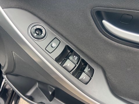 Hyundai i30 1.6 Active Auto Euro 5 5dr 33