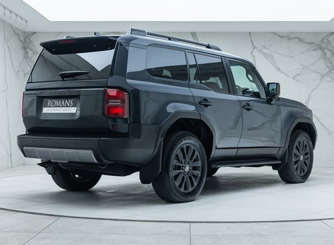 Toyota Land Cruiser Invincible 6