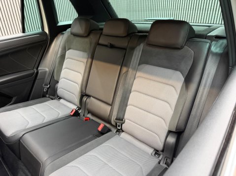 Volkswagen Tiguan 2.0 TDI BlueMotion Tech R-Line Euro 6 (s/s) 5dr 46