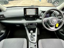 Toyota Yaris 1.5 Yaris Design HEV CVT 5dr 2