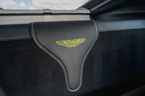 Aston Martin Vantage V8 10