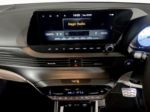 Hyundai BAYON 1.0 T-GDi Ultimate SUV 5dr Petrol DCT Euro 6 (s/s) (100 ps) 1 Owner - Sens 18