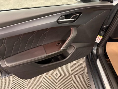 Cupra Leon 1.5 eTSI EVO V1 Design Edition DSG Euro 6 (s/s) 5dr 37