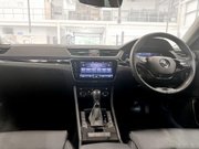 Skoda Superb 2.0 TDI Laurin & Klement Estate 5dr Diesel DSG Euro 6 (s/s) (200 ps) Air Co 19