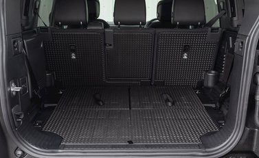 Land Rover Defender 110 X P400 33