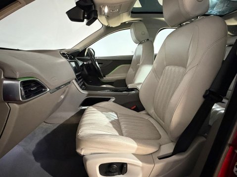 Jaguar F-Pace PORTFOLIO AWD 19