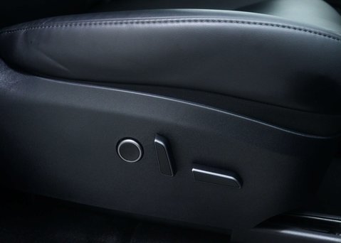 Tesla Model Y Model Y Long Range AWD 4WD 5dr 37