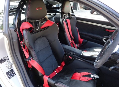 Porsche Cayman GT4 16