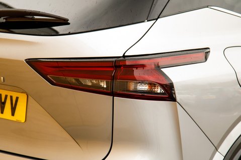 Nissan Qashqai DIG-T N-CONNECTA MHEV 9