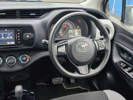Toyota Yaris 1.33 Dual VVT-i Design Hatchback 5dr Petrol Multidrive S Euro 6 (99 ps) 34