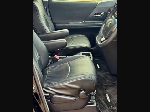 Toyota Vellfire Sunroof 39