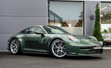 Porsche 911 GT3 TOURING (992) 2