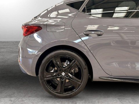 SEAT Leon 1.5 eTSI MHEV FR Black Edition Hatchback 5dr Petrol Hybrid DSG Euro 6 (s/s) 10