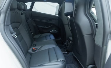 Porsche Taycan 4S CROSS TURISMO 15