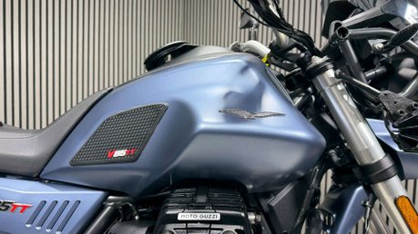 Moto Guzzi V85 850 TT 2019 37K MOT SEPTEMBER 2027 PANNIERS ADVENTURE BIKE 43