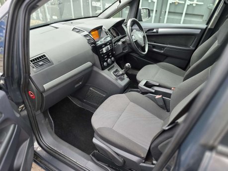 Vauxhall Zafira 1.6 16V Exclusiv MPV 5dr Petrol Manual Euro 5 (115 ps) 30