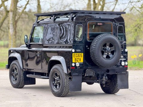 Land Rover Defender 2.2 Defender 90 XS Hard Top TD 4WD 3